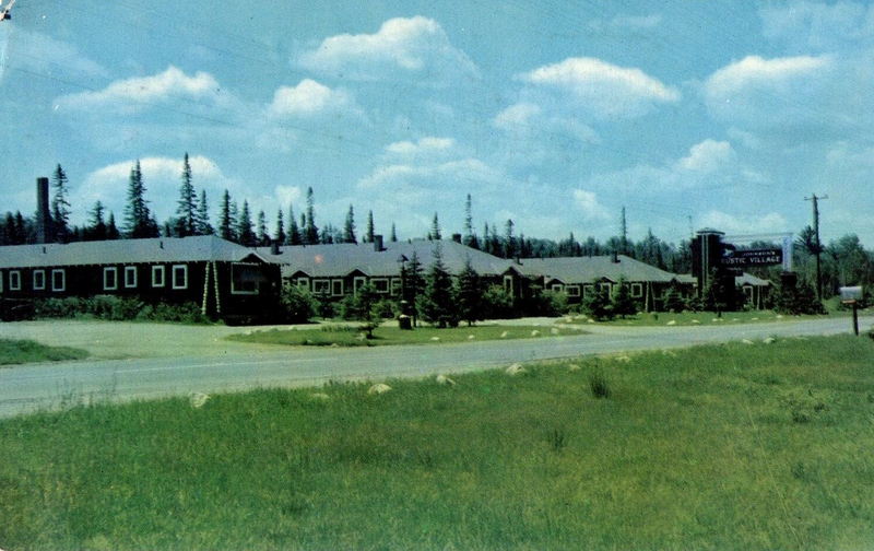 Johnsons Rustic Village (White Deer Condominiums) - Vintage Postcard